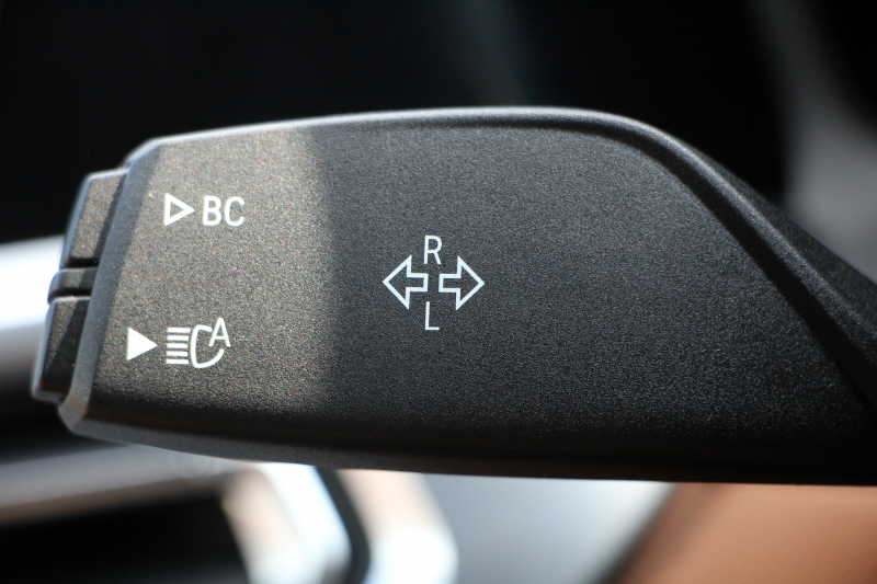 BMW 3シリーズ 320i Mｽﾎﾟｰﾂ Mｽﾎﾟｰﾂｼｰﾄﾊﾟｯｹｰｼﾞ1ｵ-ﾅ ｺﾆｬｯｸﾚｻﾞｰ ﾋｰﾀｰ付Mｽﾎﾟｰﾂｼｰﾄ 追従ACC ｽﾃｱﾘﾝｸﾞｻﾎﾟｰﾄ ｱｯﾌﾟﾙｶｰﾌﾟﾚｲ LEDﾍｯﾄﾞﾗｲﾄ ｵｰﾄﾊｲﾋﾞｰﾑ BMWﾗｲﾌﾞｺｯｸﾋﾟｯﾄﾞHDDﾅﾋﾞﾊﾟｰｷﾝｸﾞｱｼｽﾄ 18AW 専用ｴｱﾛ ｽﾏｰﾄｷｰ 2年保証