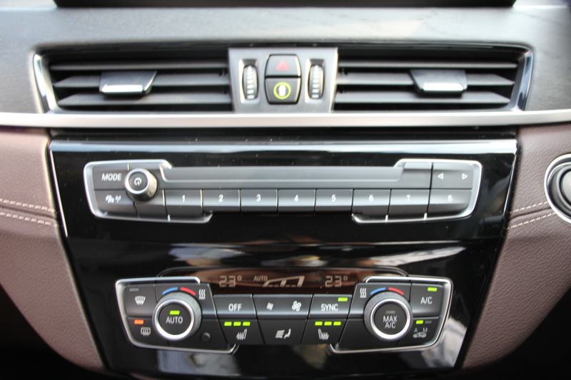 BMW X1 Xdrive18d Xﾗｲﾝ ﾊｲﾗｲﾝ&ｺﾝﾌｫｰﾄP LCI後期 ﾌｪｲｽﾘﾌﾄ後 1ｵｰﾅ 追従ACC ﾋｰﾀｰ茶革 LEDﾍｯﾄﾞﾗｲﾄ&ﾃｰﾙ&ﾌｫｸﾞﾀｯﾁ画面HDDﾅﾋﾞﾜｲﾔﾚｽ充電 Pｱｼｽﾄ ｱﾝﾋﾞｴﾝﾄﾗｲﾄ 電動ﾘｱｹﾞｰﾄ ｱﾙﾐﾆｳﾑﾙｰﾌﾚｰﾙ&ﾓｰﾙ 2年保証