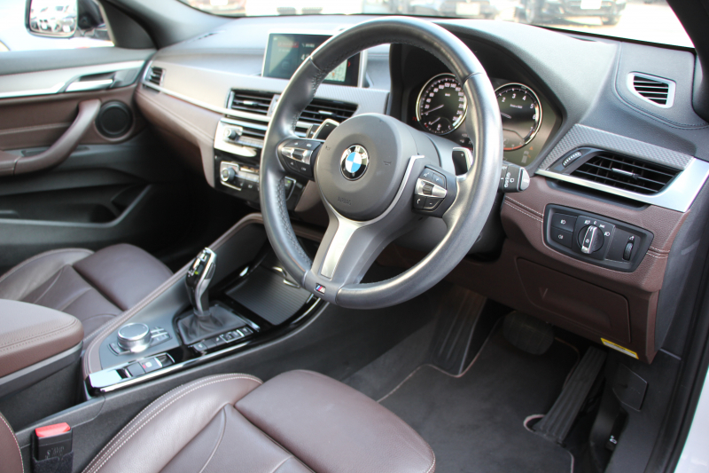 BMW X2 Xdrive20i MｽﾎﾟｰﾂX ﾃﾞﾋﾞｭｰ&ｾﾚｸﾄP ﾊｲﾗｲﾝ 4WD ﾊﾟﾉﾗﾏｻﾝﾙｰﾌ ｺﾝﾌｫｰﾄP 追従ACC HUD ﾋｰﾀｰ茶革 電動ｼｰﾄ 20AW ﾀｯﾁ画面HDDﾅﾋﾞBｶﾒﾗ Pｱｼｽﾄ ﾌﾙｾｸﾞTV CD&DVD再生可能 Bluetooth接続 Mﾘﾔｽﾎﾟｲﾗｰ 電動ﾄﾗﾝｸ LEDﾍｯﾄﾞﾗｲﾄ ｽﾏｰﾄｷｰ 8速AT 2年保証
