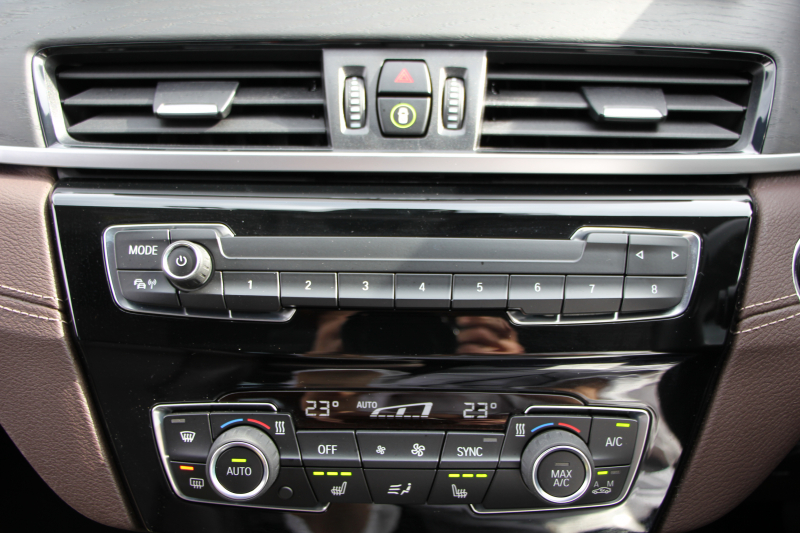 BMW X1 Xdrive18d Xﾗｲﾝ ﾊｲﾗｲﾝ&ｺﾝﾌｫｰﾄP LCI後期 希少色ﾕｰｶﾘﾍﾞｰｼﾞｭ ﾌｪｲｽﾘﾌﾄ後 ﾋｰﾀｰ茶革 追従ACC 電動ｼｰﾄ ﾌﾙｾｸﾞTV LEDﾍｯﾄﾞﾗｲﾄ 電動ﾄﾗﾝｸ ﾀｯﾁ画面ﾅﾋﾞ衝突軽減ﾌﾞﾚｰｷ 車線逸脱警告 歩行者警告 18AW ｳｯﾄﾞﾊﾟﾈﾙ 2年保証