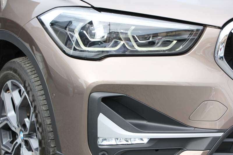 BMW X1 Xdrive18d Xﾗｲﾝ ﾊｲﾗｲﾝ&ｺﾝﾌｫｰﾄP LCI後期 希少色ﾕｰｶﾘﾍﾞｰｼﾞｭ ﾌｪｲｽﾘﾌﾄ後 ﾋｰﾀｰ茶革 追従ACC 電動ｼｰﾄ ﾌﾙｾｸﾞTV LEDﾍｯﾄﾞﾗｲﾄ 電動ﾄﾗﾝｸ ﾀｯﾁ画面ﾅﾋﾞ衝突軽減ﾌﾞﾚｰｷ 車線逸脱警告 歩行者警告 18AW ｳｯﾄﾞﾊﾟﾈﾙ 2年保証