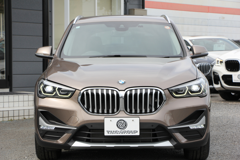 BMW X1 Xdrive18d Xﾗｲﾝ ﾊｲﾗｲﾝ&ｺﾝﾌｫｰﾄP LCI後期 希少色ﾕｰｶﾘﾍﾞｰｼﾞｭ ﾌｪｲｽﾘﾌﾄ後 ﾋｰﾀｰ茶革 追従ACC 電動ｼｰﾄ ﾌﾙｾｸﾞTV LEDﾍｯﾄﾞﾗｲﾄ 電動ﾄﾗﾝｸ ﾀｯﾁ画面ﾅﾋﾞ衝突軽減ﾌﾞﾚｰｷ 車線逸脱警告 歩行者警告 18AW ｳｯﾄﾞﾊﾟﾈﾙ 2年保証