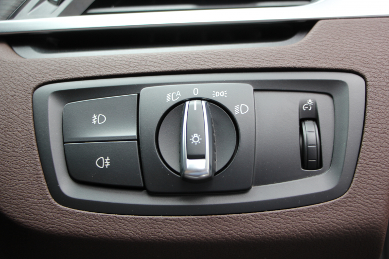 BMW X1 Xdrive18d ｱｰﾊﾞﾆｽﾀ 西日本地区限定 ｽﾊﾟｰｸﾘﾝｸﾞﾌﾞﾗｳﾝ ﾊｲﾗｲﾝ&ｺﾝﾌｫｰﾄP 追従ACC HUD ﾋｰﾀｰ茶革 電動ｼｰﾄ 19AW ﾀｯﾁ画面新HDDﾅﾋﾞPｱｼｽﾄ LEDﾍｯﾄﾞﾗｲﾄ 電動ﾄﾗﾝｸ 専用ﾊﾞｯｼﾞ衝突軽減ﾌﾞﾚｰｷ 車線逸脱&歩行者警告 2年保証