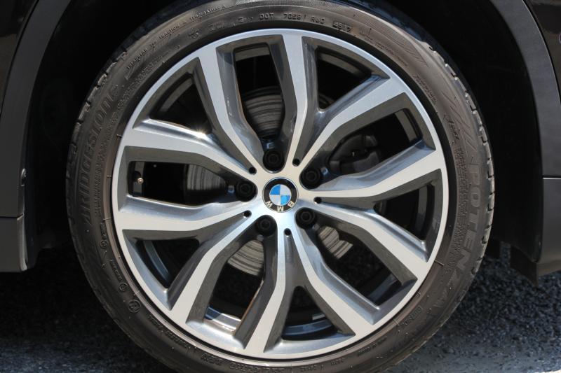 BMW X1 Xdrive18d ｱｰﾊﾞﾆｽﾀ 西日本地区限定 ｽﾊﾟｰｸﾘﾝｸﾞﾌﾞﾗｳﾝ ﾊｲﾗｲﾝ&ｺﾝﾌｫｰﾄP 追従ACC HUD ﾋｰﾀｰ茶革 電動ｼｰﾄ 19AW ﾀｯﾁ画面新HDDﾅﾋﾞPｱｼｽﾄ LEDﾍｯﾄﾞﾗｲﾄ 電動ﾄﾗﾝｸ 専用ﾊﾞｯｼﾞ衝突軽減ﾌﾞﾚｰｷ 車線逸脱&歩行者警告 2年保証