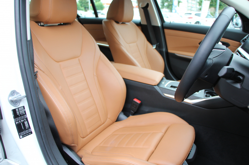 BMW 3シリーズ 318i 40thｱﾆﾊﾞｰｻﾘｰED 300台限定車 1ｵｰﾅ ｺﾝﾌｫｰﾄP ｺﾆｬｯｸﾚｻﾞｰ 追従ACC ｽﾃｱﾘﾝｸﾞｻﾎﾟｰﾄ LEDﾍｯﾄﾞﾗｲﾄ ｵｰﾄﾊｲﾋﾞｰﾑ ﾀｯﾁ画面HDDﾅﾋﾞｱｯﾌﾟﾙｶｰﾌﾟﾚｲ LEDﾍｯﾄﾞﾗｲﾄ ｵｰﾄﾊｲﾋﾞｰﾑ 電動ﾄﾗﾝｸ ﾊﾟｰｷﾝｸﾞｱｼｽﾄ 2年保証