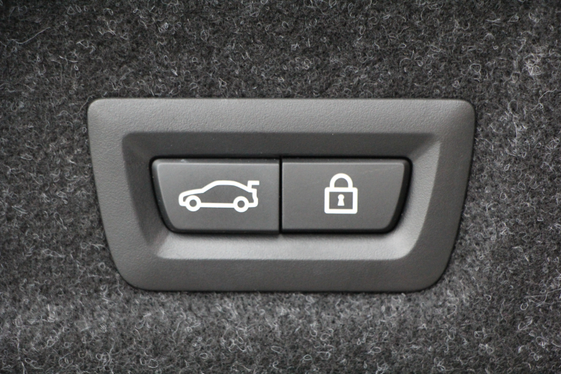 BMW 3シリーズ 318i 40thｱﾆﾊﾞｰｻﾘｰED 300台限定車 1ｵｰﾅ ｺﾝﾌｫｰﾄP ｺﾆｬｯｸﾚｻﾞｰ 追従ACC ｽﾃｱﾘﾝｸﾞｻﾎﾟｰﾄ LEDﾍｯﾄﾞﾗｲﾄ ｵｰﾄﾊｲﾋﾞｰﾑ ﾀｯﾁ画面HDDﾅﾋﾞｱｯﾌﾟﾙｶｰﾌﾟﾚｲ LEDﾍｯﾄﾞﾗｲﾄ ｵｰﾄﾊｲﾋﾞｰﾑ 電動ﾄﾗﾝｸ ﾊﾟｰｷﾝｸﾞｱｼｽﾄ 2年保証