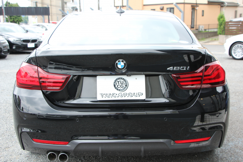 BMW 4シリーズ 420i ｸﾞﾗﾝｸｰﾍﾟMｽﾎﾟｰﾂ 最終ﾓﾃﾞﾙ 専用LEDｽﾓｰｸﾃｰﾙ&ｴｱﾛﾘｱﾃﾞｨﾌｭｰｻﾞｰ NEWﾙｰﾑﾐﾗｰ 追従ACC ﾚｰﾝC警告 LEDﾍｯﾄﾞﾗｲﾄ&ﾃｰﾙ ｼｰﾄﾋｰﾀｰ ﾀｯﾁ画面HDDﾅﾋﾞTV 液晶ﾒｰﾀｰ 衝突軽減ﾌﾞﾚｰｷ 車線逸脱警告 歩行者警告 Bｶﾒﾗ Bluetooth接続 ﾊﾟﾄﾞﾙｼﾌﾄ 2年保証