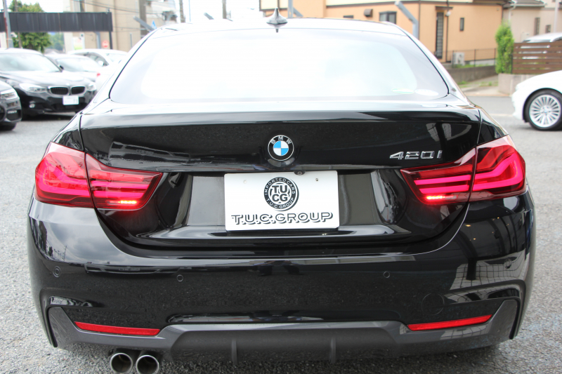 BMW 4シリーズ 420i ｸﾞﾗﾝｸｰﾍﾟMｽﾎﾟｰﾂ 最終ﾓﾃﾞﾙ 専用LEDｽﾓｰｸﾃｰﾙ&ｴｱﾛﾘｱﾃﾞｨﾌｭｰｻﾞｰ NEWﾙｰﾑﾐﾗｰ 追従ACC ﾚｰﾝC警告 LEDﾍｯﾄﾞﾗｲﾄ&ﾃｰﾙ ｼｰﾄﾋｰﾀｰ ﾀｯﾁ画面HDDﾅﾋﾞTV 液晶ﾒｰﾀｰ 衝突軽減ﾌﾞﾚｰｷ 車線逸脱警告 歩行者警告 Bｶﾒﾗ Bluetooth接続 ﾊﾟﾄﾞﾙｼﾌﾄ 2年保証