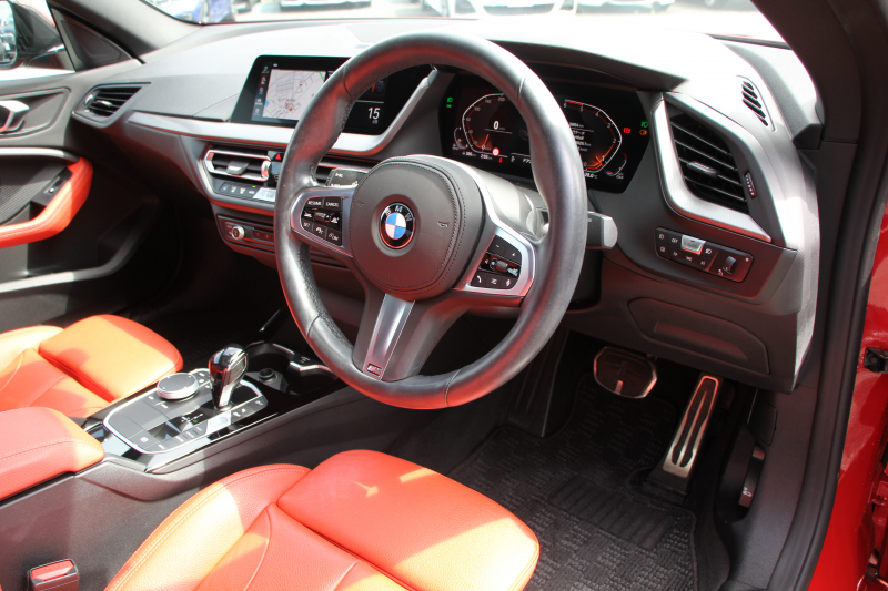 BMW 2シリーズ 218d ｸﾞﾗﾝｸｰﾍﾟMｽﾎﾟｰﾂ EDJOY+ ﾌﾟﾗｽP 1ｵﾅ ﾊﾟﾉﾗﾏｻﾝR ﾏｸﾞﾏﾚｯﾄﾞﾚｻﾞｰ ｼｰﾄﾋｰﾀｰ&ﾗﾝﾊﾞｰｻﾎﾟｰﾄ 燃費21.3km/L 追従ACC LEDﾍｯﾄﾞﾗｲﾄ ｲﾙﾐﾎﾞｽﾄﾝﾄﾘﾑ ﾀｯﾁ画面HDDﾅﾋﾞApplecarplay Pｱｼｽﾄ 後退ｱｼｽﾄ 2年保証