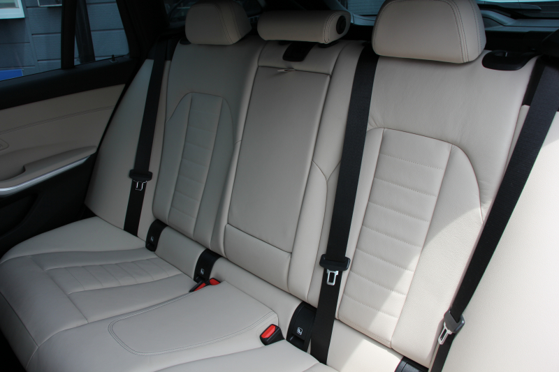 BMW 3シリーズ 320d Xdrive ﾂｰﾘﾝｸﾞMｽﾎﾟｰﾂ ﾃﾞﾋﾞｭｰ&ｲﾉﾍﾞｰｼｮﾝ&ｺﾝﾌｫｰﾄP 1ｵﾅ  individualｶﾗｰ ﾚｰｻﾞｰﾗｲﾄ ﾋｰﾀｰ付ｵｲｽﾀｰﾚｻﾞｰ HUD ｼﾞｪｽﾁｬｰｺﾝﾄﾛｰﾙ ｱｯﾌﾟﾙｶｰﾌﾟﾚｲ BMWﾗｲﾌﾞｺｯｸﾋﾟｯﾄﾞﾜｲﾔﾚｽ充電 電動ﾄﾗﾝｸ 追従ACC ｽﾃｱﾘﾝｸﾞｻﾎﾟｰﾄ 2年保証