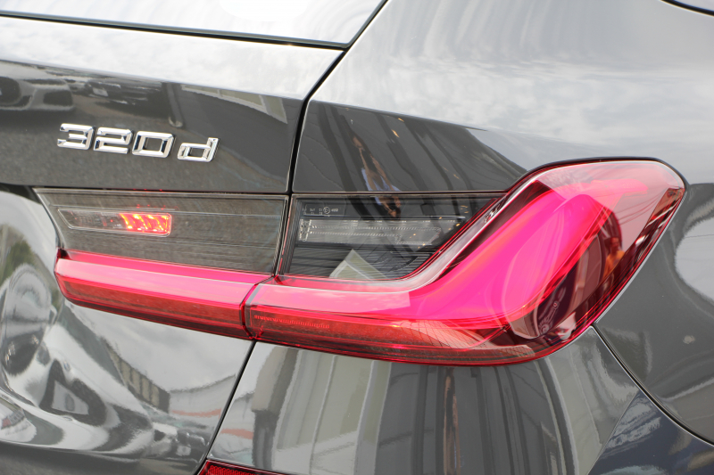 BMW 3シリーズ 320d Xdrive ﾂｰﾘﾝｸﾞMｽﾎﾟｰﾂ ﾃﾞﾋﾞｭｰ&ｲﾉﾍﾞｰｼｮﾝ&ｺﾝﾌｫｰﾄP 1ｵﾅ  individualｶﾗｰ ﾚｰｻﾞｰﾗｲﾄ ﾋｰﾀｰ付ｵｲｽﾀｰﾚｻﾞｰ HUD ｼﾞｪｽﾁｬｰｺﾝﾄﾛｰﾙ ｱｯﾌﾟﾙｶｰﾌﾟﾚｲ BMWﾗｲﾌﾞｺｯｸﾋﾟｯﾄﾞﾜｲﾔﾚｽ充電 電動ﾄﾗﾝｸ 追従ACC ｽﾃｱﾘﾝｸﾞｻﾎﾟｰﾄ 2年保証