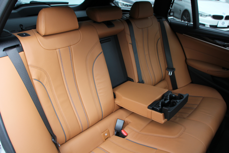 BMW 5シリーズ 530i ﾂｰﾘﾝｸﾞMｽﾎﾟｰﾂ ｾﾚｸﾄP 後期 252馬力 ﾊﾟﾉﾗﾏｻﾝﾙｰﾌ ｺﾆｬｯｸﾚｻﾞｰ 全席ﾋｰﾀｰ ﾊｰﾏﾝｶｰﾄﾞﾝｻﾗｳﾝﾄﾞｱﾀﾞﾌﾟﾃｨﾌﾞｻｽ 19AW Mspﾌﾞﾚｰｷ LEDﾍｯﾄﾞﾗｲﾄ ｵｰﾄﾊｲﾋﾞｰﾑ 360度ｶﾒﾗ ｱｯﾌﾟﾙｶｰﾌﾟﾚｲ BMWﾗｲﾌﾞｺｯｸﾋﾟｯﾄ 2年保証