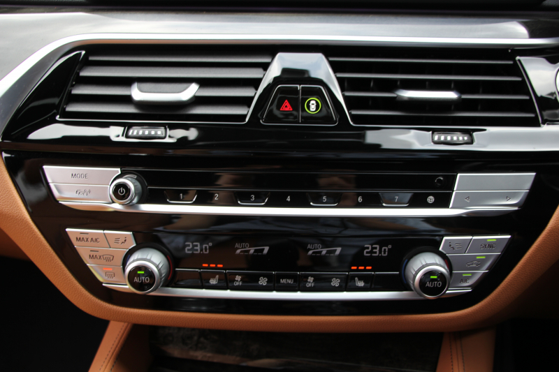 BMW 5シリーズ 530i ﾂｰﾘﾝｸﾞMｽﾎﾟｰﾂ ｾﾚｸﾄP 後期 252馬力 ﾊﾟﾉﾗﾏｻﾝﾙｰﾌ ｺﾆｬｯｸﾚｻﾞｰ 全席ﾋｰﾀｰ ﾊｰﾏﾝｶｰﾄﾞﾝｻﾗｳﾝﾄﾞｱﾀﾞﾌﾟﾃｨﾌﾞｻｽ 19AW Mspﾌﾞﾚｰｷ LEDﾍｯﾄﾞﾗｲﾄ ｵｰﾄﾊｲﾋﾞｰﾑ 360度ｶﾒﾗ ｱｯﾌﾟﾙｶｰﾌﾟﾚｲ BMWﾗｲﾌﾞｺｯｸﾋﾟｯﾄ 2年保証