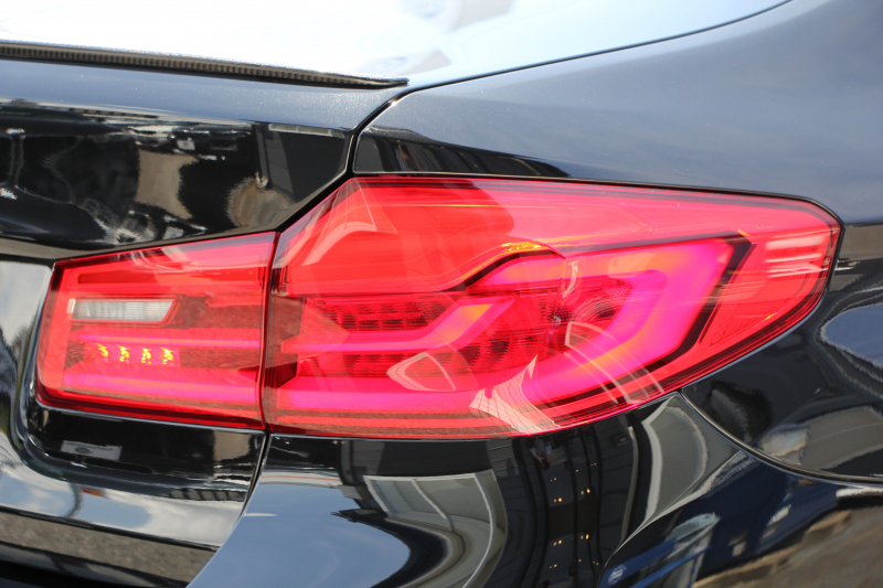 BMW 5シリーズ 530i Mｽﾎﾟｰﾂ 左ﾊﾝﾄﾞﾙ 1ｵｰﾅ ｻﾝﾙｰﾌ ｺﾝﾌｫｰﾄP ﾏｯｻｰｼﾞ&ﾍﾞﾝﾁﾚｰｼｮﾝ 全席ﾋｰﾀｰ黒革 ｺﾝﾌｫｰﾄｼｰﾄ ｿﾌﾄｸﾛｰｽﾞﾄﾞｱ HUD ｼﾞｪｽﾁｬｰC 追従ACC 360度ｶﾒﾗ ﾀｯﾁ画面HDDﾅﾋﾞLEDﾍｯﾄﾞﾗｲﾄ ｵｰﾄﾊｲﾋﾞｰﾑ 電動ﾄﾗﾝｸ 2年保証