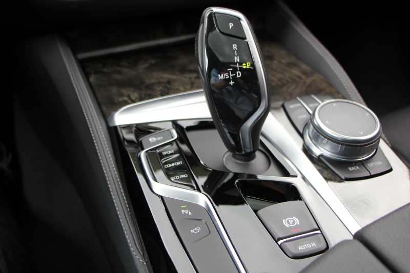 BMW 5シリーズ 530i Mｽﾎﾟｰﾂ 左ﾊﾝﾄﾞﾙ 1ｵｰﾅ ｻﾝﾙｰﾌ ｺﾝﾌｫｰﾄP ﾏｯｻｰｼﾞ&ﾍﾞﾝﾁﾚｰｼｮﾝ 全席ﾋｰﾀｰ黒革 ｺﾝﾌｫｰﾄｼｰﾄ ｿﾌﾄｸﾛｰｽﾞﾄﾞｱ HUD ｼﾞｪｽﾁｬｰC 追従ACC 360度ｶﾒﾗ ﾀｯﾁ画面HDDﾅﾋﾞLEDﾍｯﾄﾞﾗｲﾄ ｵｰﾄﾊｲﾋﾞｰﾑ 電動ﾄﾗﾝｸ 2年保証