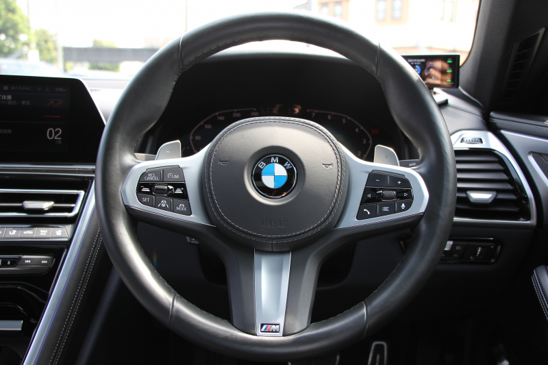 BMW 8シリーズ 840i ｸﾞﾗﾝｸｰﾍﾟMｽﾎﾟｰﾂ ﾊﾟﾉﾗﾏｻﾝﾙｰﾌ ﾒﾘﾉﾚｻﾞｰ ﾅｲﾄﾌﾞﾙｰ/ﾌﾞﾗｯｸindividualｺﾝﾋﾞｼｰﾄ ﾚｰｻﾞｰﾗｲﾄ ｵﾌﾟｼｮﾝ20AW ﾊｰﾏﾝｶｰﾄﾞﾝ ﾃﾞｨｽﾌﾟﾚｲｷｰ ﾘﾓｰﾄ Pｸﾘｽﾀﾙﾌｨﾆｯｼｭ 360度ｶﾒﾗ 追従ACC HUD 全席ﾋｰﾀｰ ﾌﾛﾝﾄﾍﾞﾝﾁﾚｰｼｮﾝ 2年保証