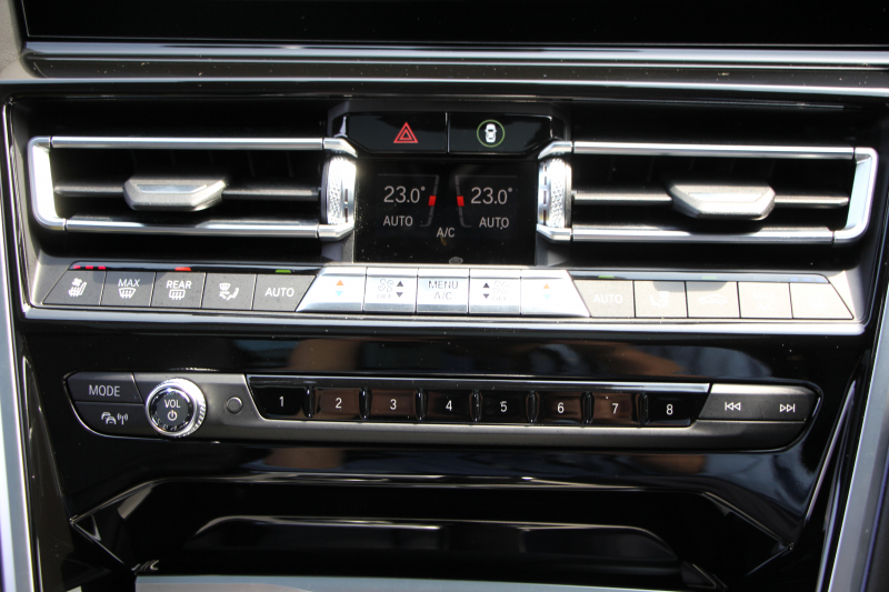 BMW 8シリーズ 840i ｸﾞﾗﾝｸｰﾍﾟMｽﾎﾟｰﾂ ﾊﾟﾉﾗﾏｻﾝﾙｰﾌ ﾒﾘﾉﾚｻﾞｰ ﾅｲﾄﾌﾞﾙｰ/ﾌﾞﾗｯｸindividualｺﾝﾋﾞｼｰﾄ ﾚｰｻﾞｰﾗｲﾄ ｵﾌﾟｼｮﾝ20AW ﾊｰﾏﾝｶｰﾄﾞﾝ ﾃﾞｨｽﾌﾟﾚｲｷｰ ﾘﾓｰﾄ Pｸﾘｽﾀﾙﾌｨﾆｯｼｭ 360度ｶﾒﾗ 追従ACC HUD 全席ﾋｰﾀｰ ﾌﾛﾝﾄﾍﾞﾝﾁﾚｰｼｮﾝ 2年保証