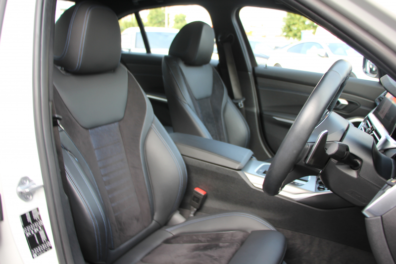 BMW 3シリーズ 320i Mｽﾎﾟｰﾂ ｺﾝﾌｫｰﾄP Pｱｼｽﾄﾌﾟﾗｽ 360度ｶﾒﾗ ｼｰﾄﾋｰﾀｰ 追従ACC ｽﾃｱﾘﾝｸﾞｻﾎﾟｰﾄ BMWﾗｲﾌﾞｺｯｸﾋﾟｯﾄﾞLEDﾍｯﾄﾞﾗｲﾄ ｵｰﾄﾊｲﾋﾞｰﾑ ﾜｲﾔﾚｽ充電  ﾊｰﾌﾚｻﾞｰ 電動ﾄﾗﾝｸ 3ｿﾞｰﾝｴｱｺﾝ ｱｯﾌﾟﾙｶｰﾌﾟﾚｲ 2年保証