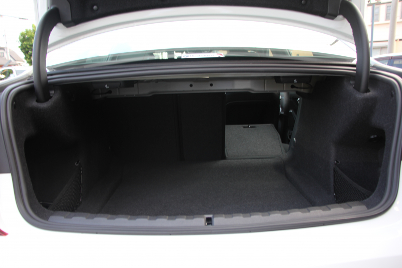 BMW 3シリーズ 320i Mｽﾎﾟｰﾂ ｺﾝﾌｫｰﾄP Pｱｼｽﾄﾌﾟﾗｽ 360度ｶﾒﾗ ｼｰﾄﾋｰﾀｰ 追従ACC ｽﾃｱﾘﾝｸﾞｻﾎﾟｰﾄ BMWﾗｲﾌﾞｺｯｸﾋﾟｯﾄﾞLEDﾍｯﾄﾞﾗｲﾄ ｵｰﾄﾊｲﾋﾞｰﾑ ﾜｲﾔﾚｽ充電  ﾊｰﾌﾚｻﾞｰ 電動ﾄﾗﾝｸ 3ｿﾞｰﾝｴｱｺﾝ ｱｯﾌﾟﾙｶｰﾌﾟﾚｲ 2年保証