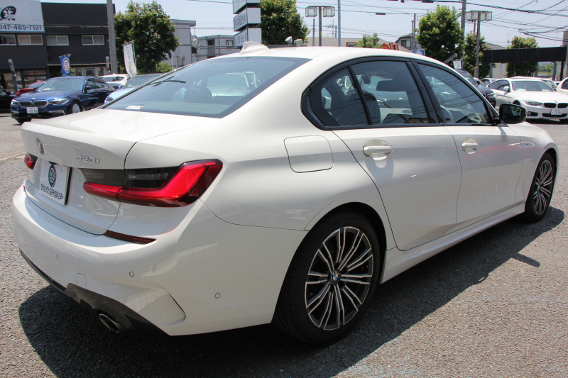 BMW 3シリーズ 320i Mｽﾎﾟｰﾂ ｺﾝﾌｫｰﾄP Pｱｼｽﾄﾌﾟﾗｽ 360度ｶﾒﾗ ｼｰﾄﾋｰﾀｰ 追従ACC ｽﾃｱﾘﾝｸﾞｻﾎﾟｰﾄ BMWﾗｲﾌﾞｺｯｸﾋﾟｯﾄﾞLEDﾍｯﾄﾞﾗｲﾄ ｵｰﾄﾊｲﾋﾞｰﾑ ﾜｲﾔﾚｽ充電  ﾊｰﾌﾚｻﾞｰ 電動ﾄﾗﾝｸ 3ｿﾞｰﾝｴｱｺﾝ ｱｯﾌﾟﾙｶｰﾌﾟﾚｲ 2年保証