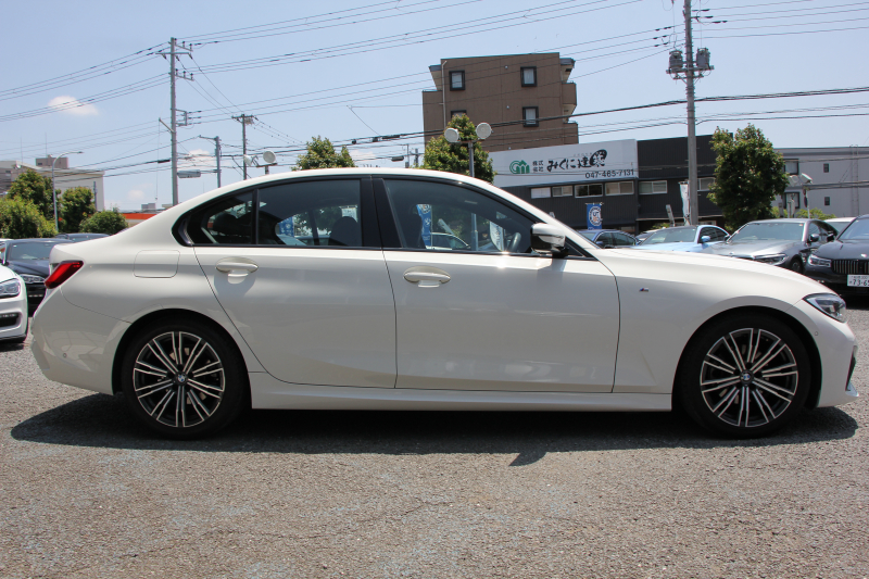 BMW 3シリーズ 320i Mｽﾎﾟｰﾂ ｺﾝﾌｫｰﾄP Pｱｼｽﾄﾌﾟﾗｽ 360度ｶﾒﾗ ｼｰﾄﾋｰﾀｰ 追従ACC ｽﾃｱﾘﾝｸﾞｻﾎﾟｰﾄ BMWﾗｲﾌﾞｺｯｸﾋﾟｯﾄﾞLEDﾍｯﾄﾞﾗｲﾄ ｵｰﾄﾊｲﾋﾞｰﾑ ﾜｲﾔﾚｽ充電  ﾊｰﾌﾚｻﾞｰ 電動ﾄﾗﾝｸ 3ｿﾞｰﾝｴｱｺﾝ ｱｯﾌﾟﾙｶｰﾌﾟﾚｲ 2年保証