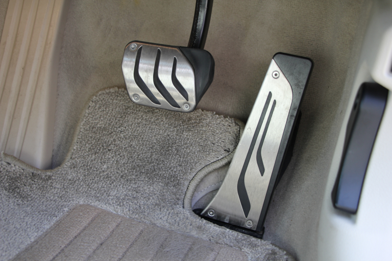 BMW 6シリーズ 640i ｸｰﾍﾟMｽﾎﾟｰﾂ 後期 ﾌｪｲｽﾘﾌﾄ後 ｻﾝﾙｰﾌ ｱｲﾎﾞﾘｰﾚｻﾞｰ 3Ddesignｴｱﾛ&ﾏﾌﾗｰ&車高調&20AW 変更後LEDﾍｯﾄﾞﾗｲﾄ 追従ACC HUD 液晶ﾒｰﾀｰ ﾚｰﾝﾁｪﾝｼﾞ警告 TOPﾋﾞｭｰ&ｻｲﾄﾞﾋﾞｭｰｶﾒﾗ Pｱｼｽﾄ HDDﾅﾋﾞTV 320馬力 直6ﾀｰﾎﾞ2年保証