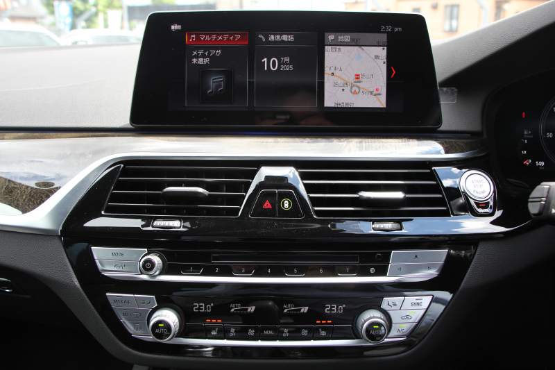BMW 5シリーズ 523d ﾂｰﾘﾝｸﾞMｽﾎﾟｰﾂ ﾊｲﾗｲﾝ 1ｵｰﾅ 型式変更後LDA-JM20 全席ﾋｰﾀｰ黒革 新ﾒｰﾀｰ HUD LEDﾍｯﾄﾞﾗｲﾄ 追従ACC ｽﾃｱﾘﾝｸﾞｻﾎﾟｰﾄ ｵｰﾄﾊｲﾋﾞｰﾑ ﾀｯﾁ画面HDDﾅﾋﾞTV 360度ｶﾒﾗ 電動ﾘｱｹﾞｰﾄ ﾗﾝﾊﾞｰｻﾎﾟｰﾄ 2年保証