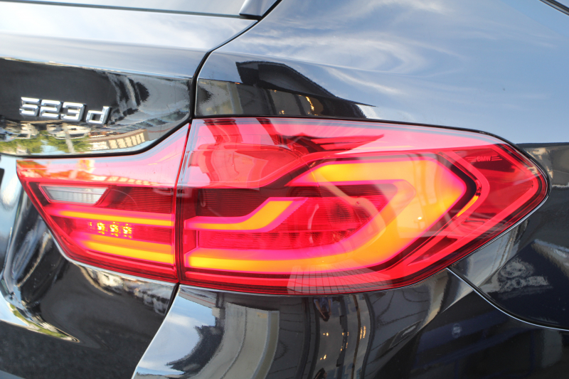 BMW 5シリーズ 523d ﾂｰﾘﾝｸﾞﾌﾞﾗｯｸｱｳﾄ 特別仕様車 1ｵﾅ HUD ﾊｰﾏﾝｶｰﾄﾞﾝ 追従ACC ｽﾃｱｻﾎﾟｰﾄ LEDﾍｯﾄﾞﾗｲﾄ ｵｰﾄﾊｲﾋﾞｰﾑ ﾀｯﾁ画面HDDﾅﾋﾞTV 360度ﾊﾟﾉﾗﾏｶﾒﾗ Pｱｼｽﾄﾌﾟﾗｽ 電動ﾄﾗﾝｸ 19AW 液晶ﾒｰﾀｰ ｽﾏｰﾄｷｰ 2年保証