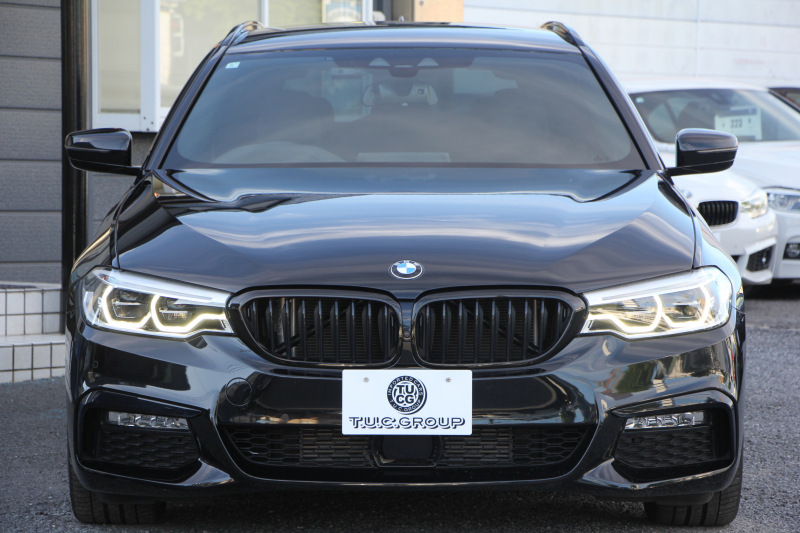 BMW 5シリーズ 523d ﾂｰﾘﾝｸﾞﾌﾞﾗｯｸｱｳﾄ 特別仕様車 1ｵﾅ HUD ﾊｰﾏﾝｶｰﾄﾞﾝ 追従ACC ｽﾃｱｻﾎﾟｰﾄ LEDﾍｯﾄﾞﾗｲﾄ ｵｰﾄﾊｲﾋﾞｰﾑ ﾀｯﾁ画面HDDﾅﾋﾞTV 360度ﾊﾟﾉﾗﾏｶﾒﾗ Pｱｼｽﾄﾌﾟﾗｽ 電動ﾄﾗﾝｸ 19AW 液晶ﾒｰﾀｰ ｽﾏｰﾄｷｰ 2年保証