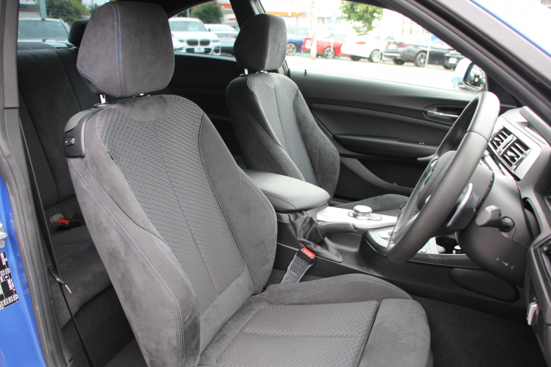 BMW 2シリーズ M240i ｸｰﾍﾟ後期 ﾌｪｲｽﾘﾌﾄ後 B58新ｴﾝｼﾞﾝ 340馬力 走行2400km 1ｵｰﾅ LEDﾍｯﾄﾞﾗｲﾄ LEDﾃｰﾙ ｱﾀﾞﾌﾟﾃｨﾌﾞMｻｽ ｼｰﾄﾋｰﾀｰ ﾀｯﾁ画面HDDﾅﾋﾞPｱｼｽﾄ ﾊﾟﾄﾞﾙｼﾌﾄ 8速AT ｼﾞｪｯﾄﾌﾞﾗｯｸ18AW 衝突軽減ﾌﾞﾚｰｷ ﾌﾞﾚｰｷ付ｸﾙｺﾝ 2年保証