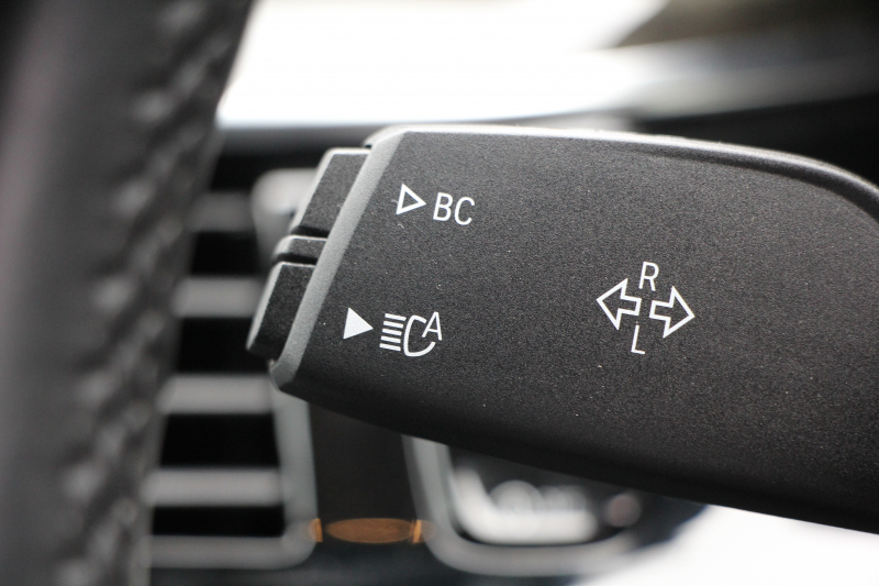 BMW 5シリーズ 523i Mｽﾎﾟｰﾂ ﾊｲﾗｲﾝ ｲﾉﾍﾞｰｼｮﾝ&ｺﾝﾌｫｰﾄP ｻﾝﾙｰﾌ 全席ﾋｰﾀｰ黒革 ｺﾝﾌｫｰﾄｼｰﾄ ﾍﾞﾝﾁﾚｰｼｮﾝ ｿﾌﾄｸﾛｰｽﾞﾄﾞｱ HUD ﾜｲﾔﾚｽ充電 追従ACC ｽﾃｱﾘﾝｸﾞｻﾎﾟｰﾄ LEDﾍｯﾄﾞﾗｲﾄ 360度ｶﾒﾗ ﾀｯﾁ画面HDDﾅﾋﾞTV ｼﾞｪｽﾁｬｰC 電動ﾄﾗﾝｸ 19AW 2年保証