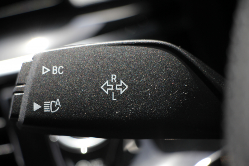 BMW 5シリーズ 530i ｴﾃﾞｨｼｮﾝﾐｯｼｮﾝｲﾝﾎﾟｯｼﾌﾞﾙ 特別仕様車 高出力 ﾅｲﾄﾌﾞﾙｰﾚｻﾞｰ ｱﾀﾞﾌﾟﾃｨﾌﾞｻｽ HUD ﾊｰﾏﾝｶｰﾄﾞﾝ 追従ACC ｽﾃｱﾘﾝｸﾞｻﾎﾟｰﾄ ﾀｯﾁ画面HDDﾅﾋﾞTV LEDﾍｯﾄﾞﾗｲﾄ ｵｰﾄﾊｲﾋﾞｰﾑ 電動ﾄﾗﾝｸ 360度ｶﾒﾗ 全席ﾋｰﾀｰ ﾌﾞﾗｯｸ19AW 2年保証