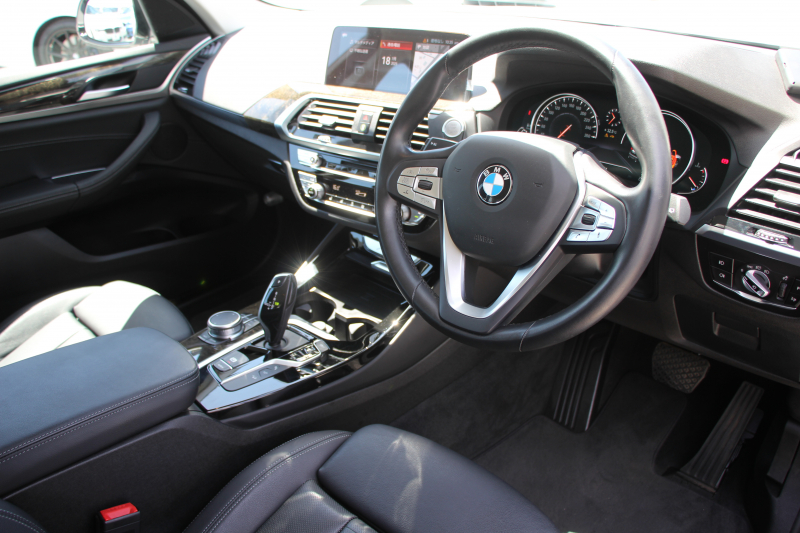 BMW X3 Xdrive20d Xﾗｲﾝ ﾊｲﾗｲﾝ 真珠色 全席ﾋｰﾀｰ黒革  ｱｸﾃｨﾌﾞﾍﾞﾝﾁﾚｰｼｮﾝ ﾘｱｼｰﾄ可倒調整 HUD 追従ACC ｽﾃｱﾘﾝｸﾞｻﾎﾟｰﾄ 液晶ﾒｰﾀｰ ﾀｯﾁ画面対応HDDﾅﾋﾞTV LEDﾍｯﾄﾞﾗｲﾄ 360度ｶﾒﾗ 電動ﾄﾗﾝｸ 衝突軽減ﾌﾞﾚｰｷ 2年保証