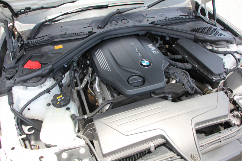 BMW 3シリーズ 320d ｾﾚﾌﾞﾚｰｼｮﾝｴﾃﾞｨｼｮﾝ ｽﾀｲﾙｴｯｼﾞ限定車 後期 8C新ｴﾝｼﾞﾝ 燃費21.4km/L ｾﾝｻﾃｯｸﾚｻﾞｰ ｼｰﾄﾋｰﾀｰ 専用ｸﾞﾚｰ18AW LEDﾍｯﾄﾞﾗｲﾄ&ﾃｰﾙ 追従ACC 衝突軽減ﾌﾞﾚｰｷ ﾚｰﾝﾁｪﾝｼﾞ警告 ﾌﾞﾗｯｸｸﾞﾘﾙ HDDﾅﾋﾞ2年保証