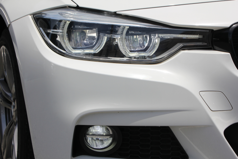 BMW 3シリーズ 320d ｾﾚﾌﾞﾚｰｼｮﾝｴﾃﾞｨｼｮﾝ ｽﾀｲﾙｴｯｼﾞ限定車 後期 8C新ｴﾝｼﾞﾝ 燃費21.4km/L ｾﾝｻﾃｯｸﾚｻﾞｰ ｼｰﾄﾋｰﾀｰ 専用ｸﾞﾚｰ18AW LEDﾍｯﾄﾞﾗｲﾄ&ﾃｰﾙ 追従ACC 衝突軽減ﾌﾞﾚｰｷ ﾚｰﾝﾁｪﾝｼﾞ警告 ﾌﾞﾗｯｸｸﾞﾘﾙ HDDﾅﾋﾞ2年保証