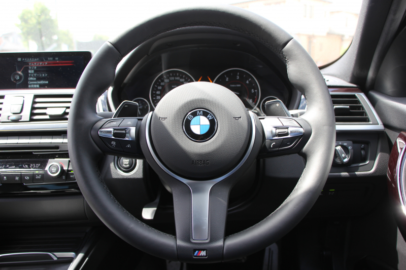 BMW 3シリーズ 320d ｾﾚﾌﾞﾚｰｼｮﾝｴﾃﾞｨｼｮﾝ ｽﾀｲﾙｴｯｼﾞ限定車 後期 8C新ｴﾝｼﾞﾝ 燃費21.4km/L ｾﾝｻﾃｯｸﾚｻﾞｰ ｼｰﾄﾋｰﾀｰ 専用ｸﾞﾚｰ18AW LEDﾍｯﾄﾞﾗｲﾄ&ﾃｰﾙ 追従ACC 衝突軽減ﾌﾞﾚｰｷ ﾚｰﾝﾁｪﾝｼﾞ警告 ﾌﾞﾗｯｸｸﾞﾘﾙ HDDﾅﾋﾞ2年保証