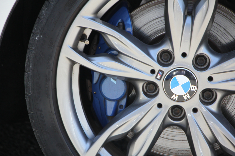 BMW 1シリーズ M135i ﾊﾟｰｷﾝｸﾞｻﾎﾟｰﾄP 直6ﾀｰﾎﾞ320馬力 衝突軽減ﾌﾞﾚｰｷ 車線逸脱警告 歩行者警告 ｱﾀﾞﾌﾟﾃｨﾌﾞMｻｽ ﾀｯﾁﾊﾟｯﾄﾞ対応HDDﾅﾋﾞ専用ｴｱﾛ 18AW&ﾌﾞﾚｰｷ 左右独立ｵｰﾄｴｱｺﾝ ﾊﾟﾄﾞﾙｼﾌﾄ 8速AT ｽﾏｰﾄｷｰ Bluetooth接続 2年保証