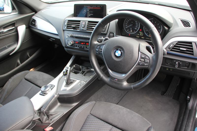 BMW 1シリーズ M135i ﾊﾟｰｷﾝｸﾞｻﾎﾟｰﾄP 直6ﾀｰﾎﾞ320馬力 衝突軽減ﾌﾞﾚｰｷ 車線逸脱警告 歩行者警告 ｱﾀﾞﾌﾟﾃｨﾌﾞMｻｽ ﾀｯﾁﾊﾟｯﾄﾞ対応HDDﾅﾋﾞ専用ｴｱﾛ 18AW&ﾌﾞﾚｰｷ 左右独立ｵｰﾄｴｱｺﾝ ﾊﾟﾄﾞﾙｼﾌﾄ 8速AT ｽﾏｰﾄｷｰ Bluetooth接続 2年保証