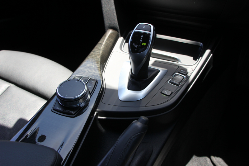 BMW 3シリーズ 320i Mｽﾎﾟｰﾂ 最終ﾓﾃﾞﾙ 新ｴﾝｼﾞﾝ ﾋｰﾀｰ黒革 LEDﾍｯﾄﾞﾗｲﾄ&ﾃｰﾙ NEWﾙｰﾑﾐﾗｰ 追従ACC ﾚｰﾝﾁｪﾝｼﾞ警告 ﾀｯﾁ画面対応HDDﾅﾋﾞBluetooth接続 Bｶﾒﾗ ﾊﾟﾄﾞﾙｼﾌﾄ 衝突軽減ﾌﾞﾚｰｷ 車線逸脱警告 歩行者警告 2年保証