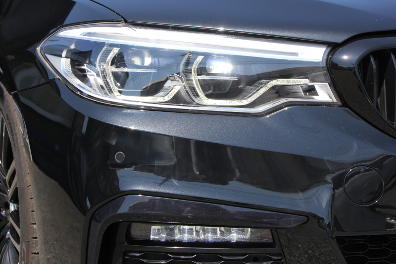 BMW 5シリーズ 523i ｴﾃﾞｨｼｮﾝﾐｯｼｮﾝｲﾝﾎﾟｯｼﾌﾞﾙ 特別仕様車 ﾊｰﾏﾝｶｰﾄﾞﾝｻﾗｳﾝﾄﾞHUD 専用ﾌﾞﾗｯｸ19AW ﾌﾞﾗｯｸｷﾄﾞﾆｰｸﾞﾘﾙ 追従ACC ｽﾃｱﾘﾝｸﾞｻﾎﾟｰﾄ  360度ｶﾒﾗ Pｱｼｽﾄ ﾀｯﾁ画面HDDﾅﾋﾞTV LEDﾍｯﾄﾞﾗｲﾄ ｵｰﾄﾊｲﾋﾞｰﾑ 2年保証