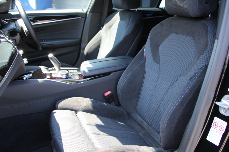 BMW 5シリーズ 523i ｴﾃﾞｨｼｮﾝﾐｯｼｮﾝｲﾝﾎﾟｯｼﾌﾞﾙ 特別仕様車 ﾊｰﾏﾝｶｰﾄﾞﾝｻﾗｳﾝﾄﾞHUD 専用ﾌﾞﾗｯｸ19AW ﾌﾞﾗｯｸｷﾄﾞﾆｰｸﾞﾘﾙ 追従ACC ｽﾃｱﾘﾝｸﾞｻﾎﾟｰﾄ  360度ｶﾒﾗ Pｱｼｽﾄ ﾀｯﾁ画面HDDﾅﾋﾞTV LEDﾍｯﾄﾞﾗｲﾄ ｵｰﾄﾊｲﾋﾞｰﾑ 2年保証