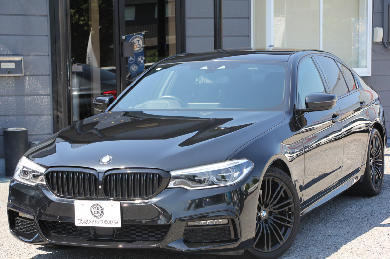 BMW 5シリーズ 523i ｴﾃﾞｨｼｮﾝﾐｯｼｮﾝｲﾝﾎﾟｯｼﾌﾞﾙ 特別仕様車 ﾊｰﾏﾝｶｰﾄﾞﾝｻﾗｳﾝﾄﾞHUD 専用ﾌﾞﾗｯｸ19AW ﾌﾞﾗｯｸｷﾄﾞﾆｰｸﾞﾘﾙ 追従ACC ｽﾃｱﾘﾝｸﾞｻﾎﾟｰﾄ  360度ｶﾒﾗ Pｱｼｽﾄ ﾀｯﾁ画面HDDﾅﾋﾞTV LEDﾍｯﾄﾞﾗｲﾄ ｵｰﾄﾊｲﾋﾞｰﾑ 2年保証