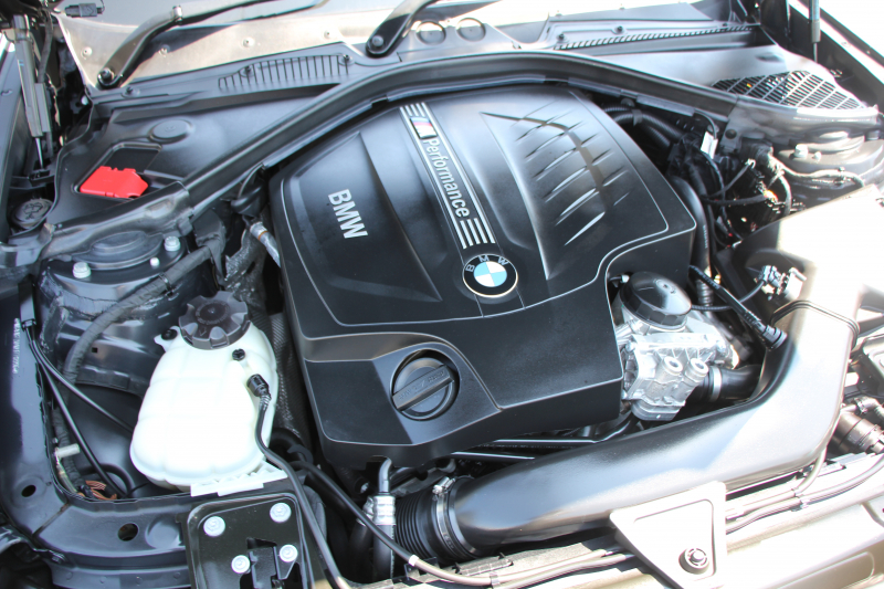 BMW 1シリーズ M135i ﾊﾟｰｷﾝｸﾞｻﾎﾟｰﾄP 直6ﾀｰﾎﾞ320馬力 ｱﾀﾞﾌﾟﾃｨﾌﾞMｻｽ ﾀｯﾁﾊﾟｯﾄﾞ対応HDDﾅﾋﾞBｶﾒﾗ 専用ｴｱﾛ 18AW 専用ﾌﾞﾚｰｷ 左右独立ｵｰﾄｴｱｺﾝ ﾊﾟﾄﾞﾙｼﾌﾄ 8速AT ｽﾏｰﾄｷｰ Bluetoothｵｰﾃﾞｨｵ ﾌﾞﾗｯｸｸﾞﾘﾙ 2年保証