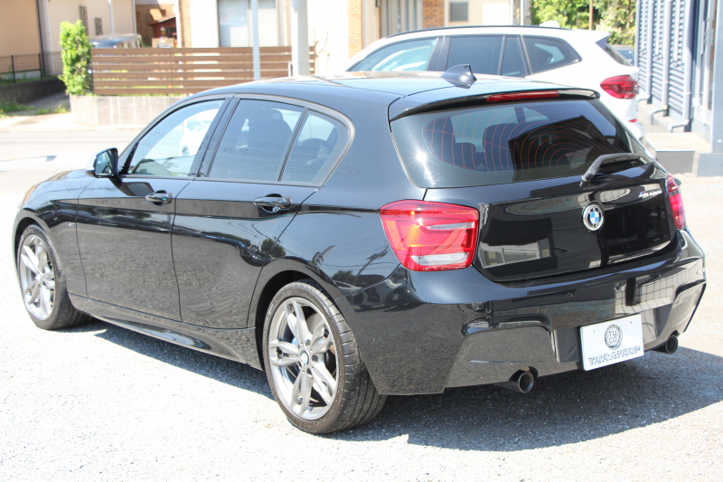 BMW 1シリーズ M135i ﾊﾟｰｷﾝｸﾞｻﾎﾟｰﾄP 直6ﾀｰﾎﾞ320馬力 ｱﾀﾞﾌﾟﾃｨﾌﾞMｻｽ ﾀｯﾁﾊﾟｯﾄﾞ対応HDDﾅﾋﾞBｶﾒﾗ 専用ｴｱﾛ 18AW 専用ﾌﾞﾚｰｷ 左右独立ｵｰﾄｴｱｺﾝ ﾊﾟﾄﾞﾙｼﾌﾄ 8速AT ｽﾏｰﾄｷｰ Bluetoothｵｰﾃﾞｨｵ ﾌﾞﾗｯｸｸﾞﾘﾙ 2年保証