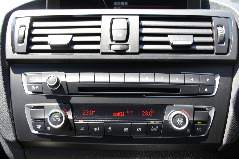 BMW 1シリーズ M135i ﾊﾟｰｷﾝｸﾞｻﾎﾟｰﾄP 直6ﾀｰﾎﾞ320馬力 ｱﾀﾞﾌﾟﾃｨﾌﾞMｻｽ ﾀｯﾁﾊﾟｯﾄﾞ対応HDDﾅﾋﾞBｶﾒﾗ 専用ｴｱﾛ 18AW 専用ﾌﾞﾚｰｷ 左右独立ｵｰﾄｴｱｺﾝ ﾊﾟﾄﾞﾙｼﾌﾄ 8速AT ｽﾏｰﾄｷｰ Bluetoothｵｰﾃﾞｨｵ ﾌﾞﾗｯｸｸﾞﾘﾙ 2年保証