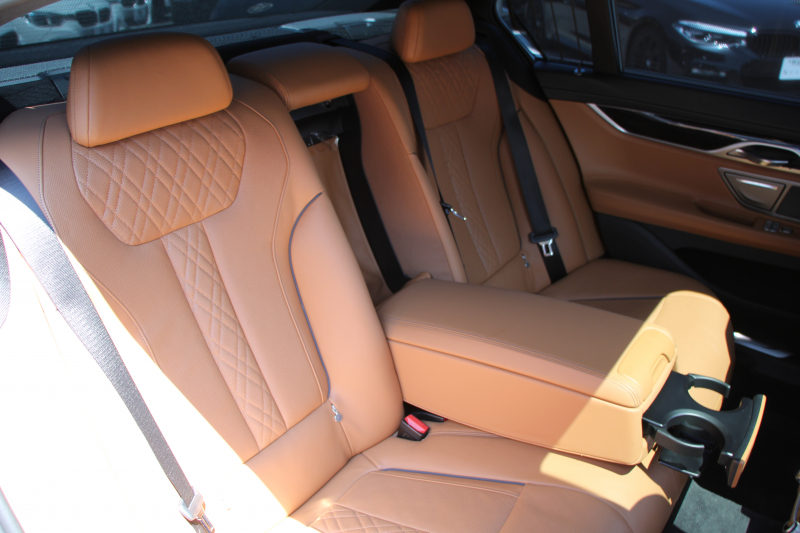 BMW 7シリーズ 740i Mｽﾎﾟｰﾂ ｻﾝﾙｰﾌ ｺﾆｬｯｸﾚｻﾞｰ ﾚｰｻﾞｰﾗｲﾄ ﾃﾞｨｽﾌﾟﾚｲｷｰ ﾘﾓｰﾄP 全席ﾋｰﾀｰ ﾅｯﾊﾟﾚｻﾞｰ&ﾏｯｻｰｼﾞ&ﾍﾞﾝﾁﾚｰｼｮﾝ 追従ACC HUD ﾀｯﾁ画面HDDﾅﾋﾞTV Mﾊﾟﾌｫｰﾏﾝｽ21AW 360度ｶﾒﾗ 全ﾄﾞｱｿﾌﾄｸﾛｰｽﾞｽﾃｱﾘﾝｸﾞｻﾎﾟｰﾄ ｵｰﾄﾊｲﾋﾞｰﾑ 2年保証