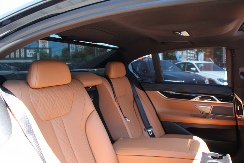 BMW 7シリーズ 740i Mｽﾎﾟｰﾂ ｻﾝﾙｰﾌ ｺﾆｬｯｸﾚｻﾞｰ ﾚｰｻﾞｰﾗｲﾄ ﾃﾞｨｽﾌﾟﾚｲｷｰ ﾘﾓｰﾄP 全席ﾋｰﾀｰ ﾅｯﾊﾟﾚｻﾞｰ&ﾏｯｻｰｼﾞ&ﾍﾞﾝﾁﾚｰｼｮﾝ 追従ACC HUD ﾀｯﾁ画面HDDﾅﾋﾞTV Mﾊﾟﾌｫｰﾏﾝｽ21AW 360度ｶﾒﾗ 全ﾄﾞｱｿﾌﾄｸﾛｰｽﾞｽﾃｱﾘﾝｸﾞｻﾎﾟｰﾄ ｵｰﾄﾊｲﾋﾞｰﾑ 2年保証