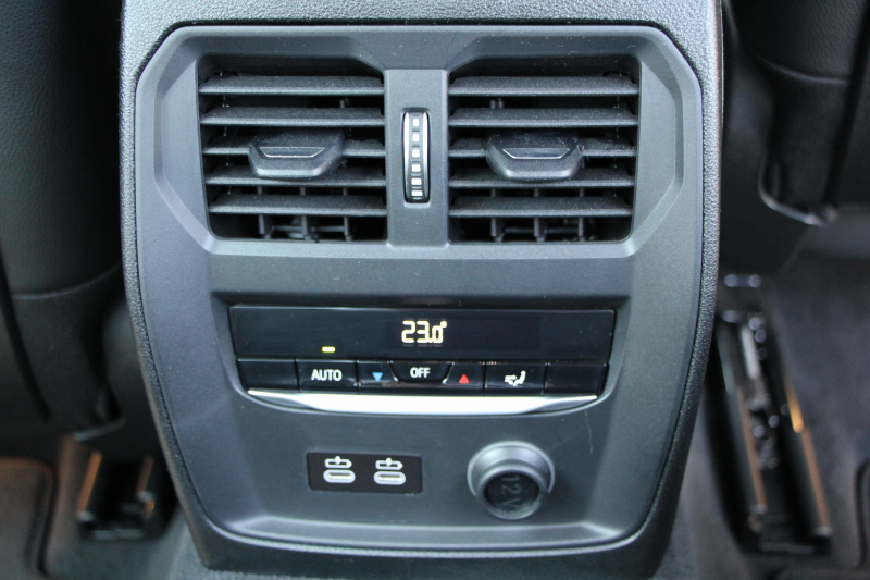 BMW 3シリーズ 320i Mｽﾎﾟｰﾂ ﾃﾞﾋﾞｭｰ&ｺﾝﾌｫｰﾄP 1ｵｰﾅ ﾋｰﾀｰ黒革 専用ﾌﾞﾙｰｽﾃｯﾁ 19AW 360度ｶﾒﾗ 追従ACC ｽﾃｱﾘﾝｸﾞｻﾎﾟｰﾄ LEDﾍｯﾄﾞﾗｲﾄ 電動ﾄﾗﾝｸ ｱｯﾌﾟﾙｶｰﾌﾟﾚｲ ﾀｯﾁ画面HDDﾅﾋﾞﾜｲﾔﾚｽ充電 hi-fiｽﾋﾟｰｶｰ 2年保証