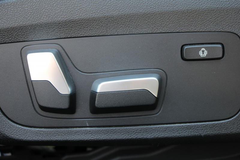 BMW 3シリーズ 320i Mｽﾎﾟｰﾂ ﾃﾞﾋﾞｭｰ&ｺﾝﾌｫｰﾄP 1ｵｰﾅ ﾋｰﾀｰ黒革 専用ﾌﾞﾙｰｽﾃｯﾁ 19AW 360度ｶﾒﾗ 追従ACC ｽﾃｱﾘﾝｸﾞｻﾎﾟｰﾄ LEDﾍｯﾄﾞﾗｲﾄ 電動ﾄﾗﾝｸ ｱｯﾌﾟﾙｶｰﾌﾟﾚｲ ﾀｯﾁ画面HDDﾅﾋﾞﾜｲﾔﾚｽ充電 hi-fiｽﾋﾟｰｶｰ 2年保証