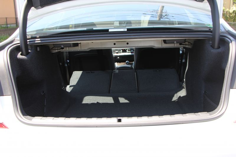 BMW 3シリーズ 320i Mｽﾎﾟｰﾂ ﾃﾞﾋﾞｭｰ&ｺﾝﾌｫｰﾄP 1ｵｰﾅ ﾋｰﾀｰ黒革 専用ﾌﾞﾙｰｽﾃｯﾁ 19AW 360度ｶﾒﾗ 追従ACC ｽﾃｱﾘﾝｸﾞｻﾎﾟｰﾄ LEDﾍｯﾄﾞﾗｲﾄ 電動ﾄﾗﾝｸ ｱｯﾌﾟﾙｶｰﾌﾟﾚｲ ﾀｯﾁ画面HDDﾅﾋﾞﾜｲﾔﾚｽ充電 hi-fiｽﾋﾟｰｶｰ 2年保証